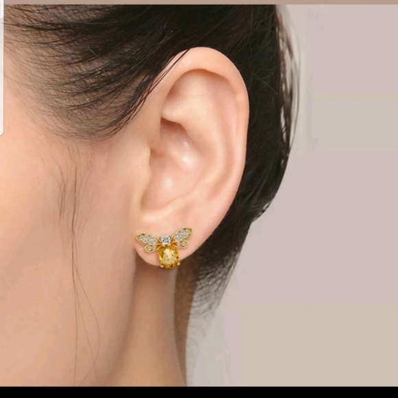 Citrine gem bee stud earrings in Gold - Picture 4 of 5